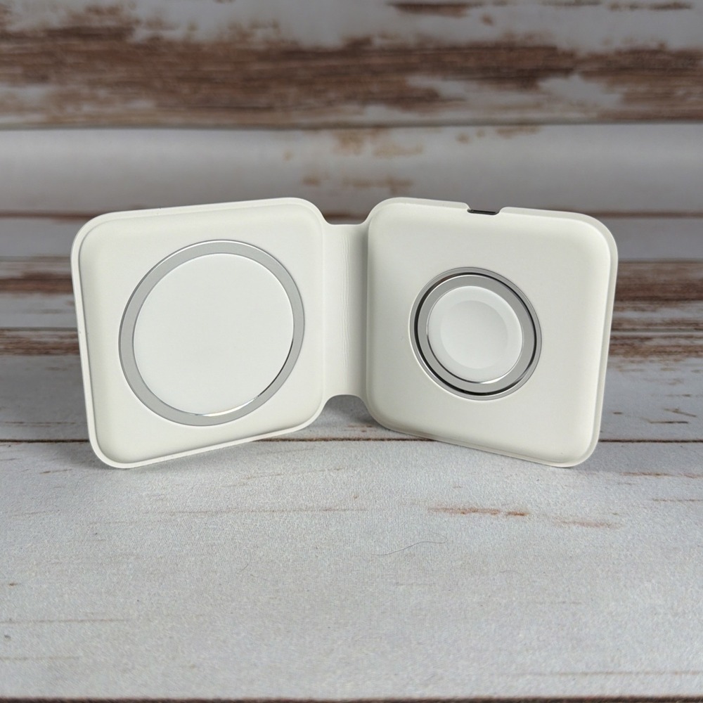 Apple MagSafe Duo Charger Wireless Foldable Pad Used